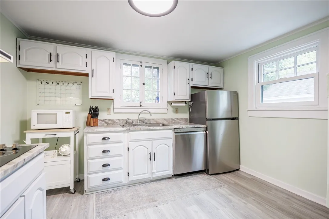 33 Elm Drive, Rochester, New York 14609, Rochester, New York 14609, 4 Bedrooms Bedrooms, 8 Rooms Rooms,1 BathroomBathrooms,Residential,Closed,33 Elm Drive, Rochester, New York 14609,0,R1640006