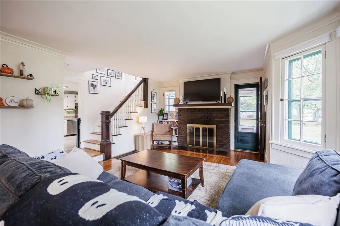 33 Elm Drive, Rochester, New York 14609, Rochester, New York 14609, 4 Bedrooms Bedrooms, 8 Rooms Rooms,1 BathroomBathrooms,Residential,Closed,33 Elm Drive, Rochester, New York 14609,0,R1640006