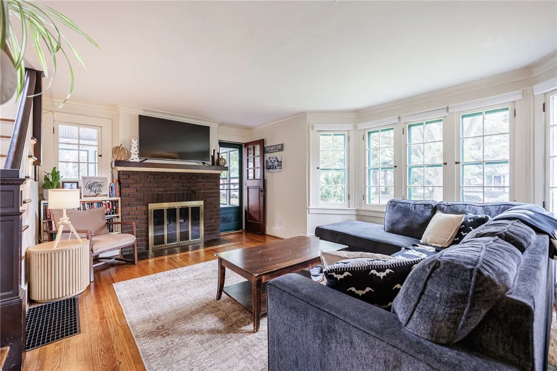 33 Elm Drive, Rochester, New York 14609, Rochester, New York 14609, 4 Bedrooms Bedrooms, 8 Rooms Rooms,1 BathroomBathrooms,Residential,Closed,33 Elm Drive, Rochester, New York 14609,0,R1640006