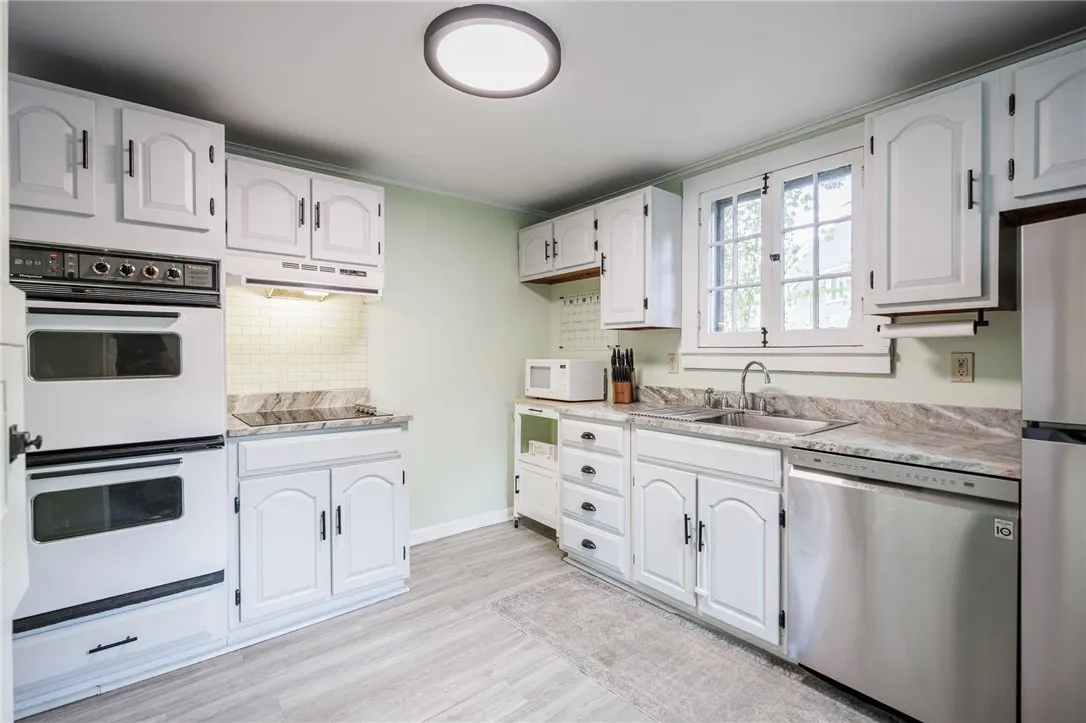 33 Elm Drive, Rochester, New York 14609, Rochester, New York 14609, 4 Bedrooms Bedrooms, 8 Rooms Rooms,1 BathroomBathrooms,Residential,Closed,33 Elm Drive, Rochester, New York 14609,0,R1640006