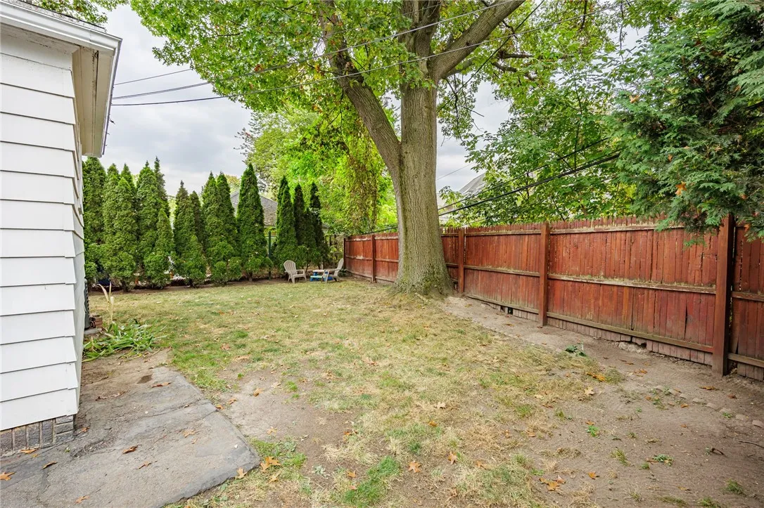 33 Elm Drive, Rochester, New York 14609, Rochester, New York 14609, 4 Bedrooms Bedrooms, 8 Rooms Rooms,1 BathroomBathrooms,Residential,Closed,33 Elm Drive, Rochester, New York 14609,0,R1640006