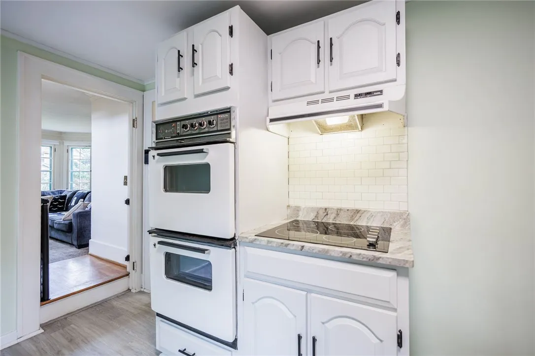 33 Elm Drive, Rochester, New York 14609, Rochester, New York 14609, 4 Bedrooms Bedrooms, 8 Rooms Rooms,1 BathroomBathrooms,Residential,Closed,33 Elm Drive, Rochester, New York 14609,0,R1640006