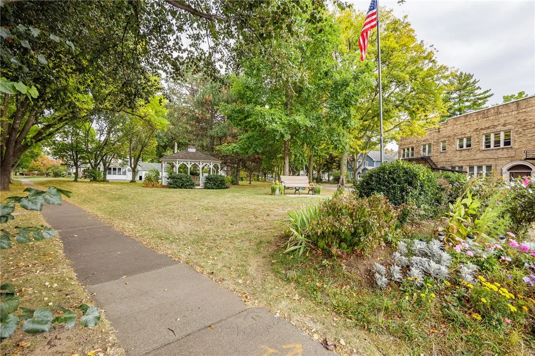 33 Elm Drive, Rochester, New York 14609, Rochester, New York 14609, 4 Bedrooms Bedrooms, 8 Rooms Rooms,1 BathroomBathrooms,Residential,Closed,33 Elm Drive, Rochester, New York 14609,0,R1640006