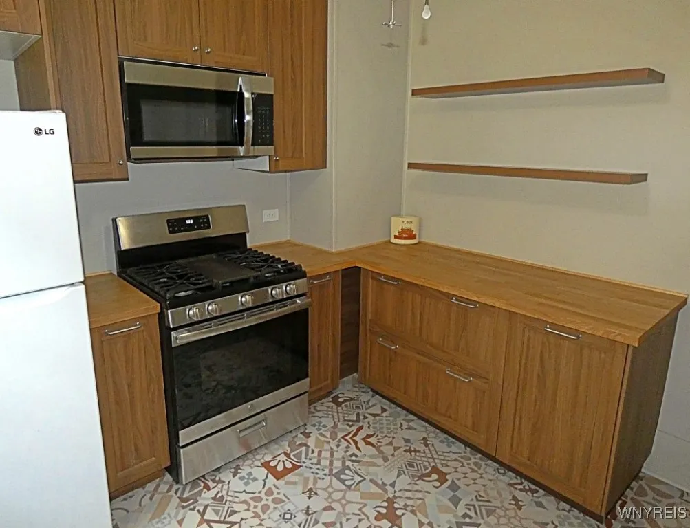 135 Park St Street, Buffalo, New York 14201, Buffalo, New York 14201, 3 Bedrooms Bedrooms, 7 Rooms Rooms,1 BathroomBathrooms,Residential Lease,For Rent,135 Park St Street, Buffalo, New York 14201,0,B1640426
