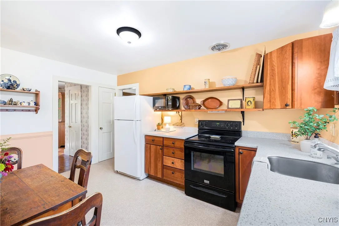 1667 Coon Hill Road, Skaneateles, New York 13152, Skaneateles, New York 13152, 4 Bedrooms Bedrooms, 8 Rooms Rooms,2 BathroomsBathrooms,Residential,For Sale,1667 Coon Hill Road, Skaneateles, New York 13152,0,S1636715