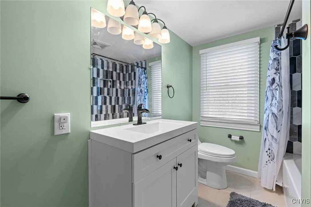 306 Hunt Drive, Manlius, New York 13066, Manlius, New York 13066, 5 Bedrooms Bedrooms, 8 Rooms Rooms,2 BathroomsBathrooms,Residential,For Sale,306 Hunt Drive, Manlius, New York 13066,0,S1639568