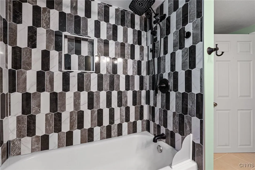 306 Hunt Drive, Manlius, New York 13066, Manlius, New York 13066, 5 Bedrooms Bedrooms, 8 Rooms Rooms,2 BathroomsBathrooms,Residential,For Sale,306 Hunt Drive, Manlius, New York 13066,0,S1639568