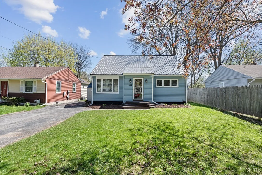 306 Hunt Drive, Manlius, New York 13066, Manlius, New York 13066, 5 Bedrooms Bedrooms, 8 Rooms Rooms,2 BathroomsBathrooms,Residential,For Sale,306 Hunt Drive, Manlius, New York 13066,0,S1639568