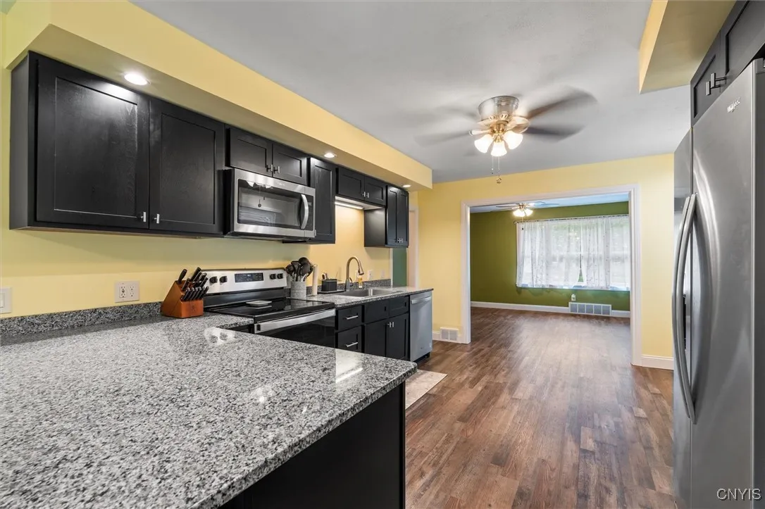 306 Hunt Drive, Manlius, New York 13066, Manlius, New York 13066, 5 Bedrooms Bedrooms, 8 Rooms Rooms,2 BathroomsBathrooms,Residential,For Sale,306 Hunt Drive, Manlius, New York 13066,0,S1639568