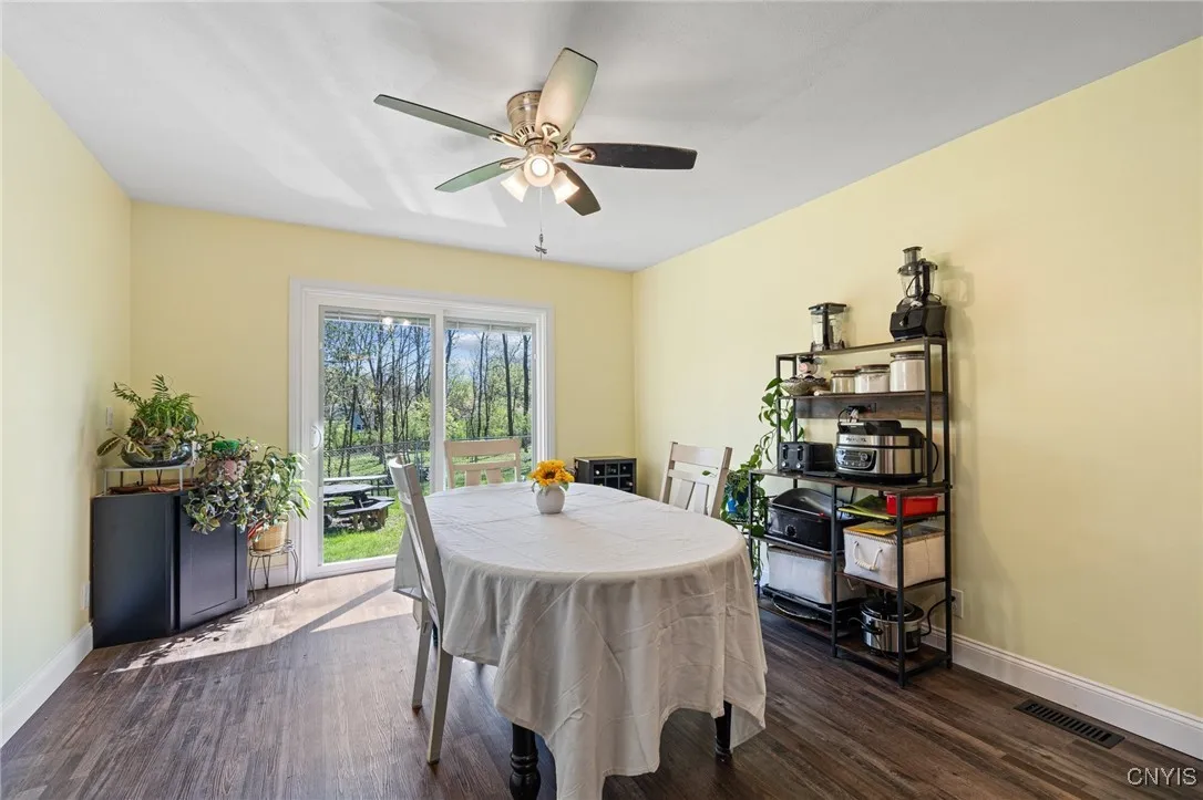 306 Hunt Drive, Manlius, New York 13066, Manlius, New York 13066, 5 Bedrooms Bedrooms, 8 Rooms Rooms,2 BathroomsBathrooms,Residential,For Sale,306 Hunt Drive, Manlius, New York 13066,0,S1639568