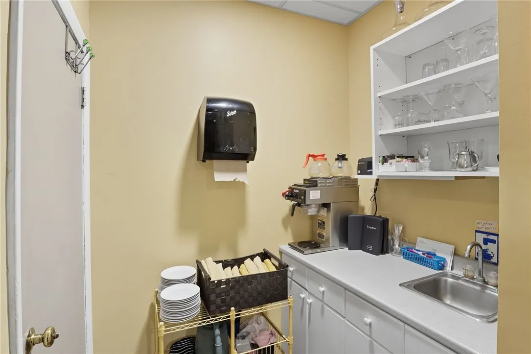 215 S Main St, Canandaigua City, New York 14424, Canandaigua City, New York 14424, ,Commercial Sale,For Sale,215 S Main St, Canandaigua City, New York 14424,0,R1640206