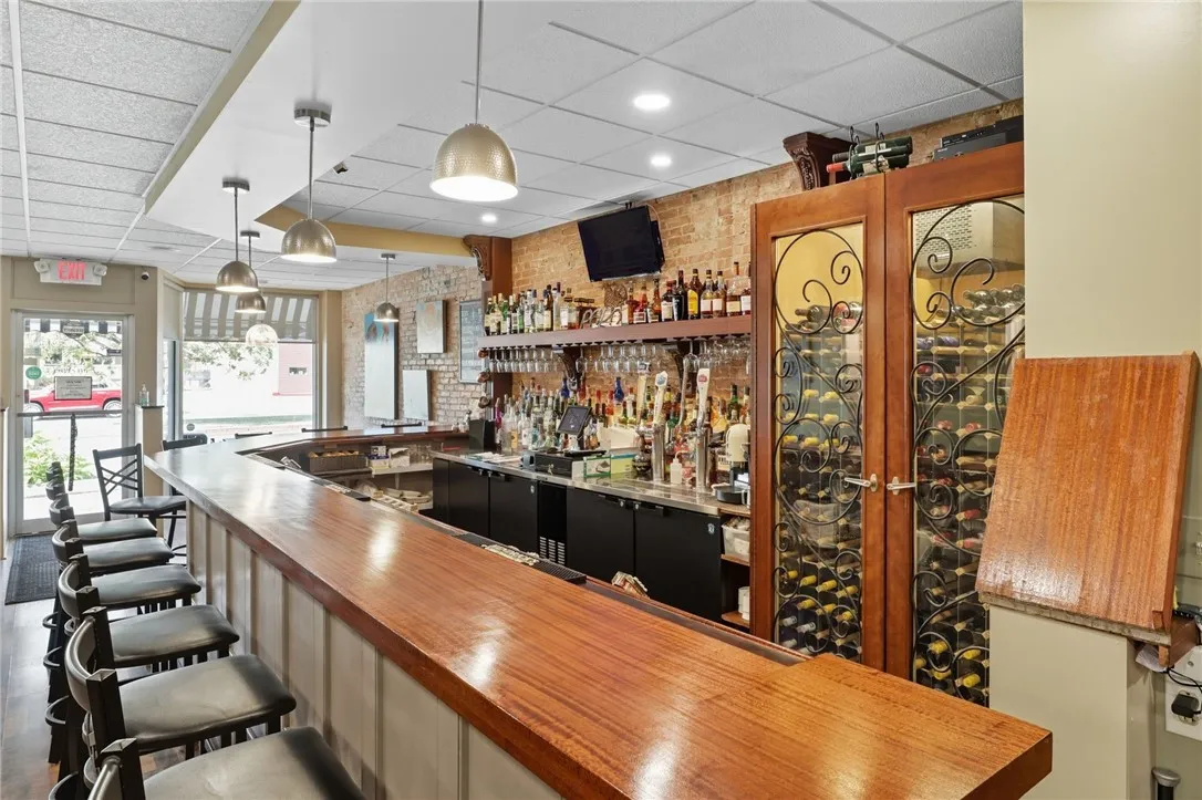 215 S Main St, Canandaigua City, New York 14424, Canandaigua City, New York 14424, ,Commercial Sale,For Sale,215 S Main St, Canandaigua City, New York 14424,0,R1640206
