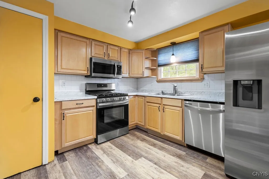 3059 Hayfield Lane, Lysander, New York 13027, Lysander, New York 13027, 3 Bedrooms Bedrooms, 10 Rooms Rooms,2 BathroomsBathrooms,Residential Lease,For Rent,3059 Hayfield Lane, Lysander, New York 13027,0,S1640085