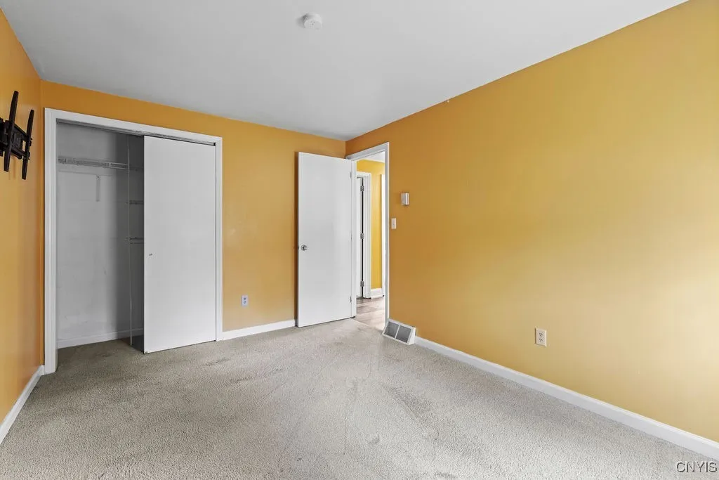 3059 Hayfield Lane, Lysander, New York 13027, Lysander, New York 13027, 3 Bedrooms Bedrooms, 10 Rooms Rooms,2 BathroomsBathrooms,Residential Lease,For Rent,3059 Hayfield Lane, Lysander, New York 13027,0,S1640085