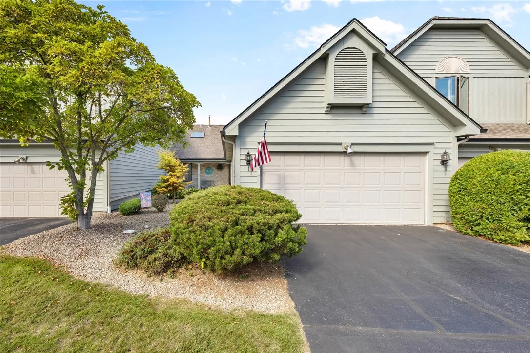 35 Wood Run Commons, Greece, New York 14612, Greece, New York 14612, 2 Bedrooms Bedrooms, 5 Rooms Rooms,2 BathroomsBathrooms,Residential,Closed,35 Wood Run Commons, Greece, New York 14612,0,R1639210