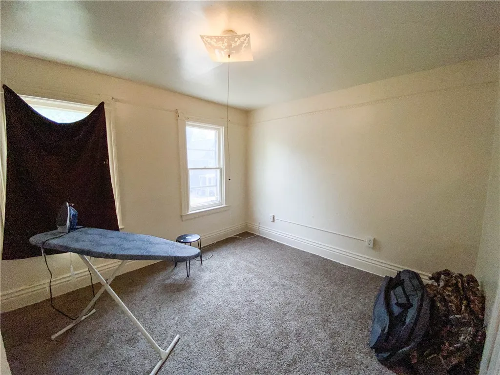 33 Finch Street, Rochester, New York 14613, Rochester, New York 14613, 4 Bedrooms Bedrooms, 8 Rooms Rooms,2 BathroomsBathrooms,Residential,For Sale,33 Finch Street, Rochester, New York 14613,0,R1640382