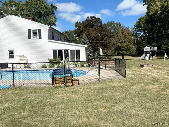 5085 Glenwood Drive, Clarence, New York 14221, Clarence, New York 14221, 3 Bedrooms Bedrooms, 8 Rooms Rooms,1 BathroomBathrooms,Residential,For Sale,5085 Glenwood Drive, Clarence, New York 14221,0,B1640039