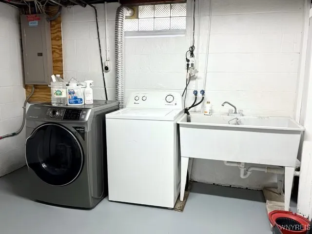 5085 Glenwood Drive, Clarence, New York 14221, Clarence, New York 14221, 3 Bedrooms Bedrooms, 8 Rooms Rooms,1 BathroomBathrooms,Residential,For Sale,5085 Glenwood Drive, Clarence, New York 14221,0,B1640039