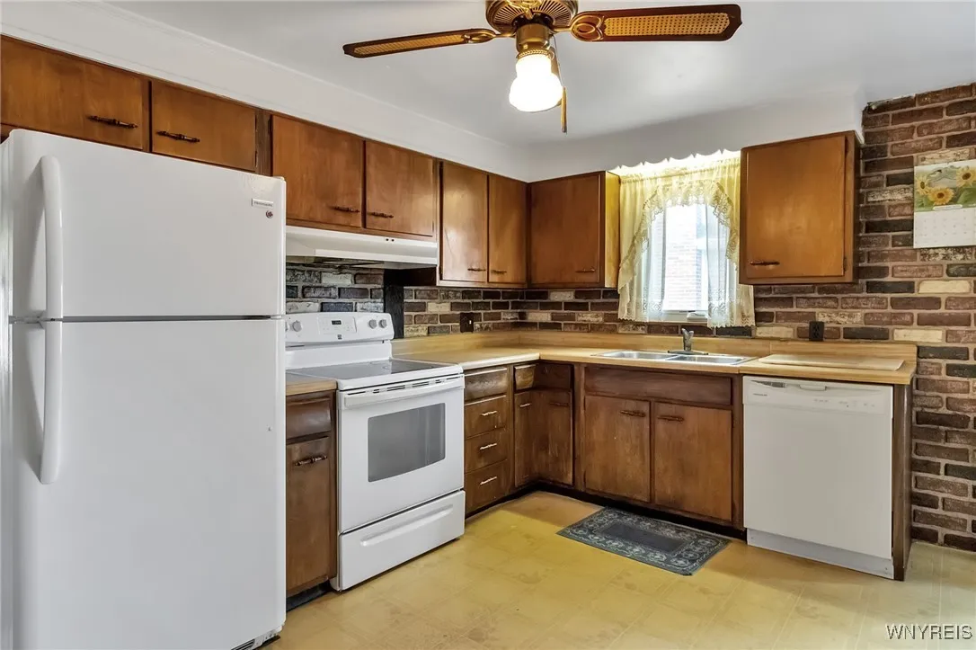 163 Patricia Drive, Tonawanda, New York 14150, Tonawanda, New York 14150, 3 Bedrooms Bedrooms, 5 Rooms Rooms,1 BathroomBathrooms,Residential,For Sale,163 Patricia Drive, Tonawanda, New York 14150,0,B1640015