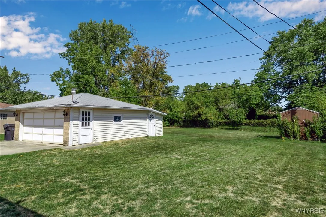 163 Patricia Drive, Tonawanda, New York 14150, Tonawanda, New York 14150, 3 Bedrooms Bedrooms, 5 Rooms Rooms,1 BathroomBathrooms,Residential,For Sale,163 Patricia Drive, Tonawanda, New York 14150,0,B1640015