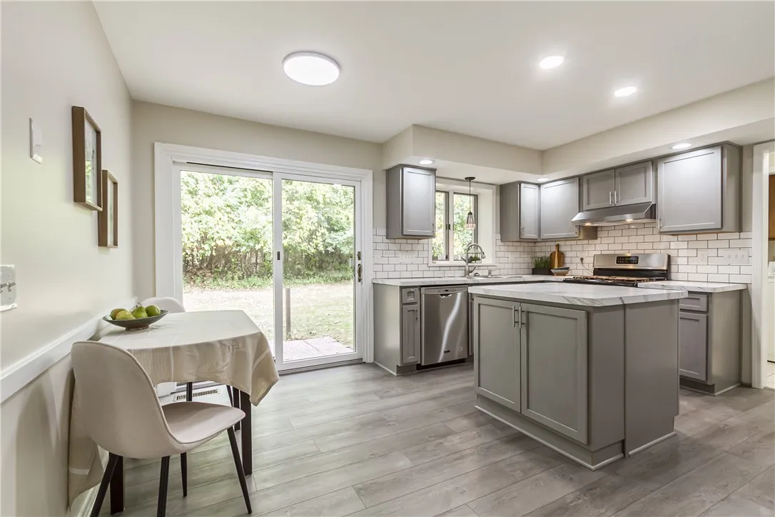 38 Lac Kine Drive, Brighton, New York 14618, Brighton, New York 14618, 2 Bedrooms Bedrooms, 2 Rooms Rooms,2 BathroomsBathrooms,Residential,For Sale,38 Lac Kine Drive, Brighton, New York 14618,0,R1639735