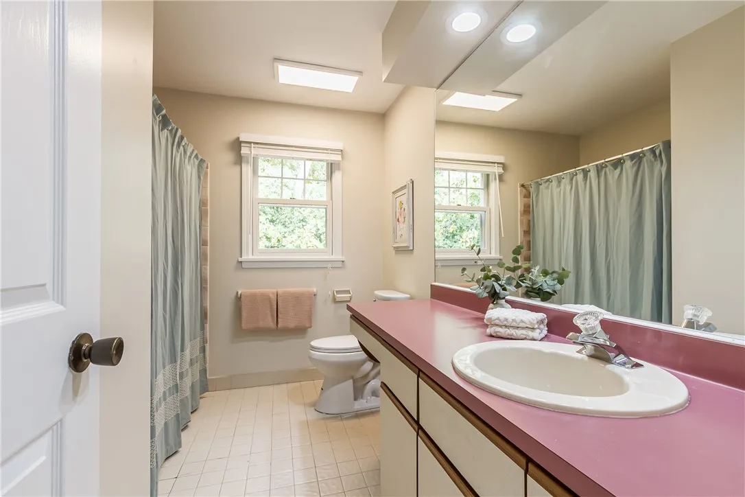 38 Lac Kine Drive, Brighton, New York 14618, Brighton, New York 14618, 2 Bedrooms Bedrooms, 2 Rooms Rooms,2 BathroomsBathrooms,Residential,For Sale,38 Lac Kine Drive, Brighton, New York 14618,0,R1639735