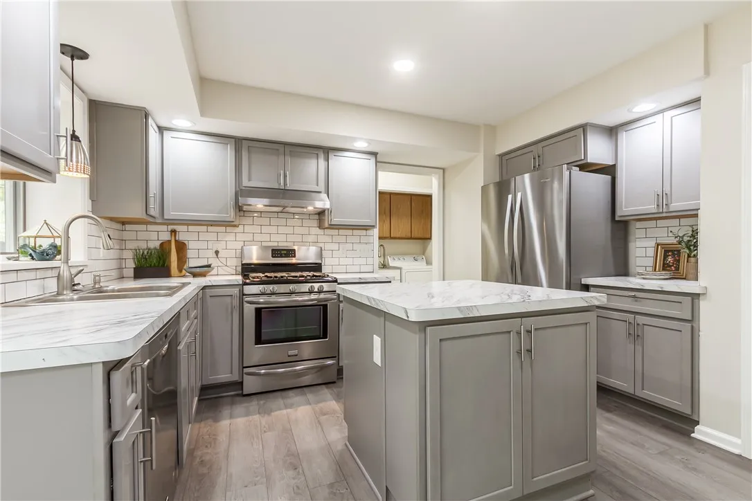 38 Lac Kine Drive, Brighton, New York 14618, Brighton, New York 14618, 2 Bedrooms Bedrooms, 2 Rooms Rooms,2 BathroomsBathrooms,Residential,For Sale,38 Lac Kine Drive, Brighton, New York 14618,0,R1639735