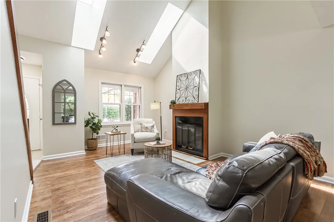 38 Lac Kine Drive, Brighton, New York 14618, Brighton, New York 14618, 2 Bedrooms Bedrooms, 2 Rooms Rooms,2 BathroomsBathrooms,Residential,For Sale,38 Lac Kine Drive, Brighton, New York 14618,0,R1639735