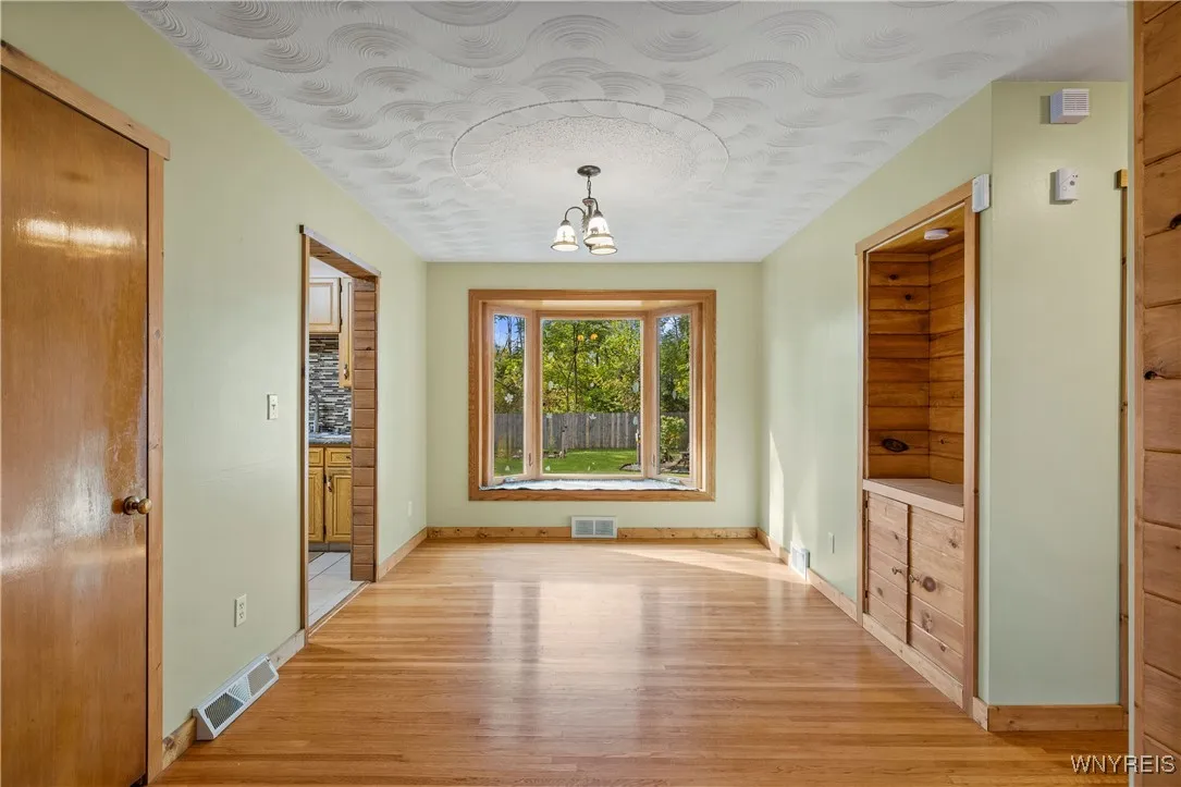 922 North Hewitt Drive, Lewiston, New York 14092, Lewiston, New York 14092, 2 Bedrooms Bedrooms, 5 Rooms Rooms,1 BathroomBathrooms,Residential,For Sale,922 North Hewitt Drive, Lewiston, New York 14092,0,B1640249