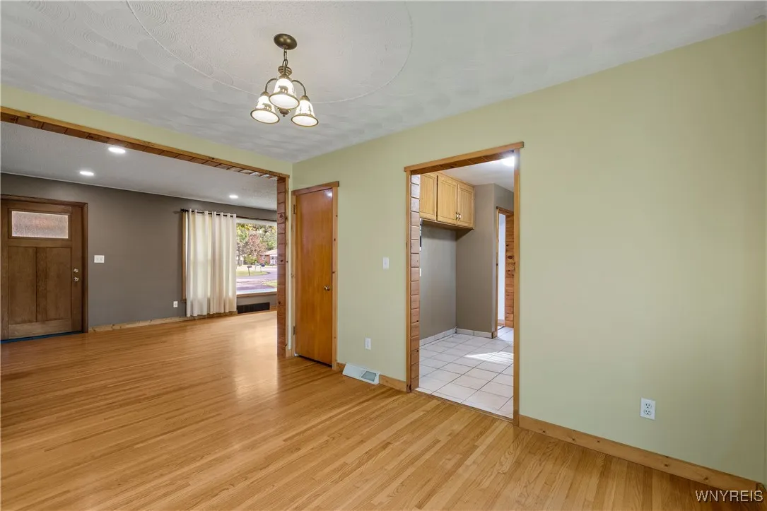 922 North Hewitt Drive, Lewiston, New York 14092, Lewiston, New York 14092, 2 Bedrooms Bedrooms, 5 Rooms Rooms,1 BathroomBathrooms,Residential,For Sale,922 North Hewitt Drive, Lewiston, New York 14092,0,B1640249