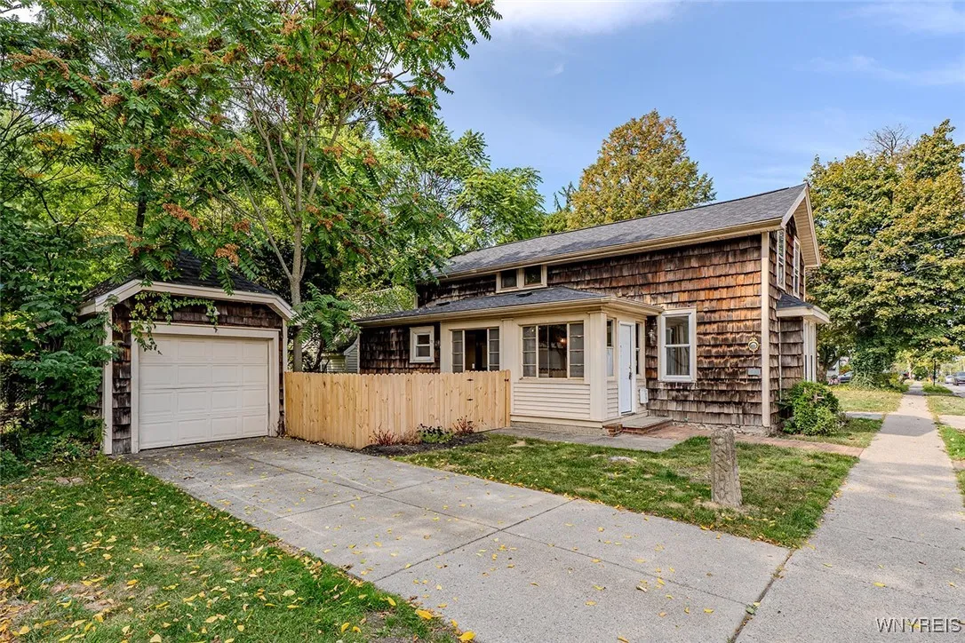Front of House, Driveway, Garage