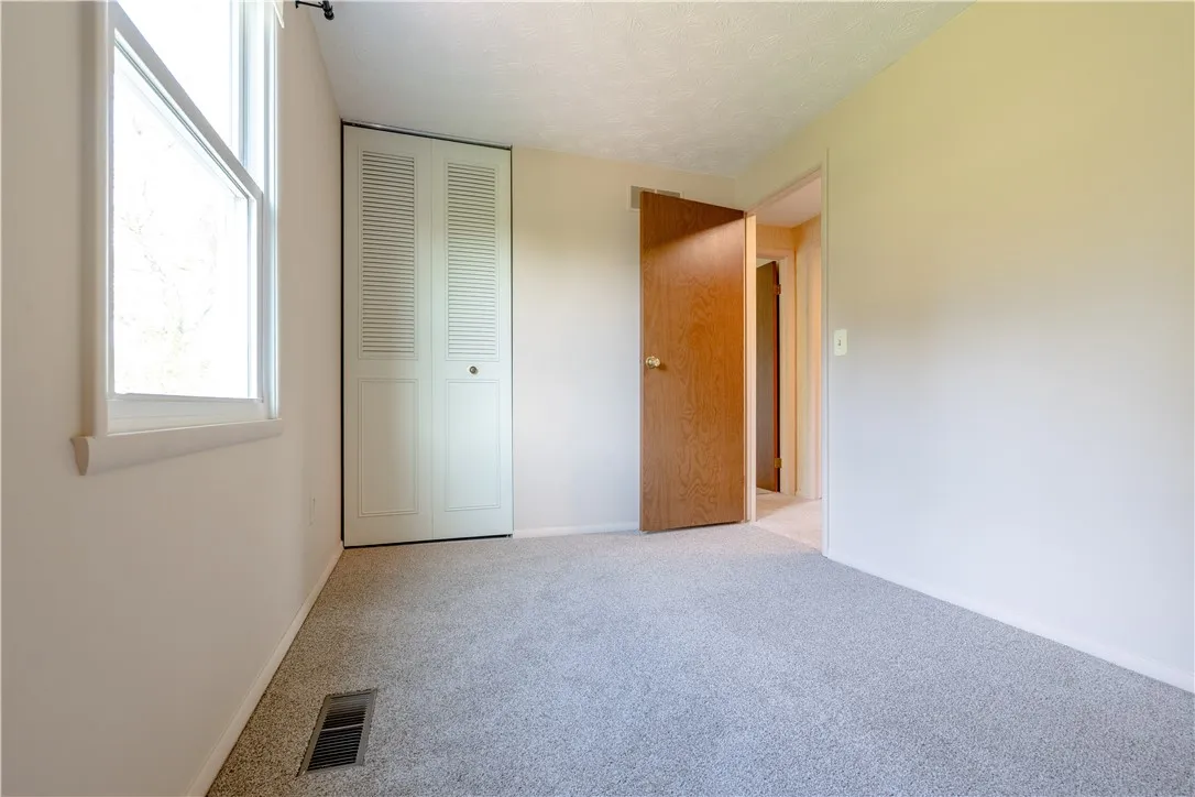 4th bedroom - brand new carpet in here