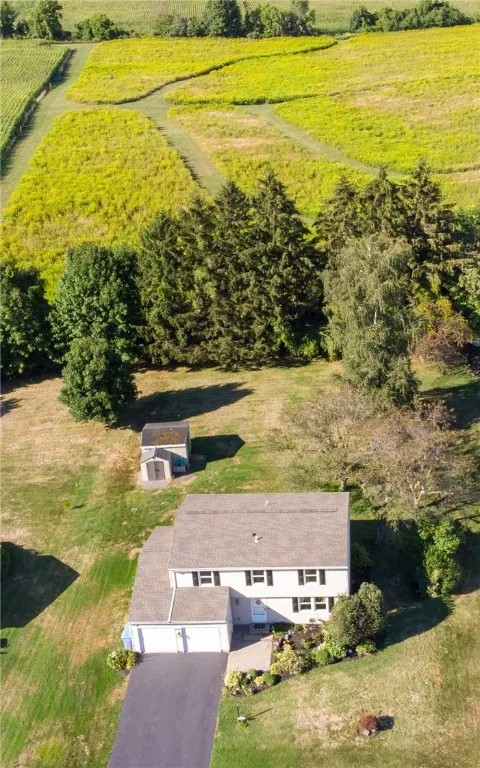 Backs to town land owned by the town!