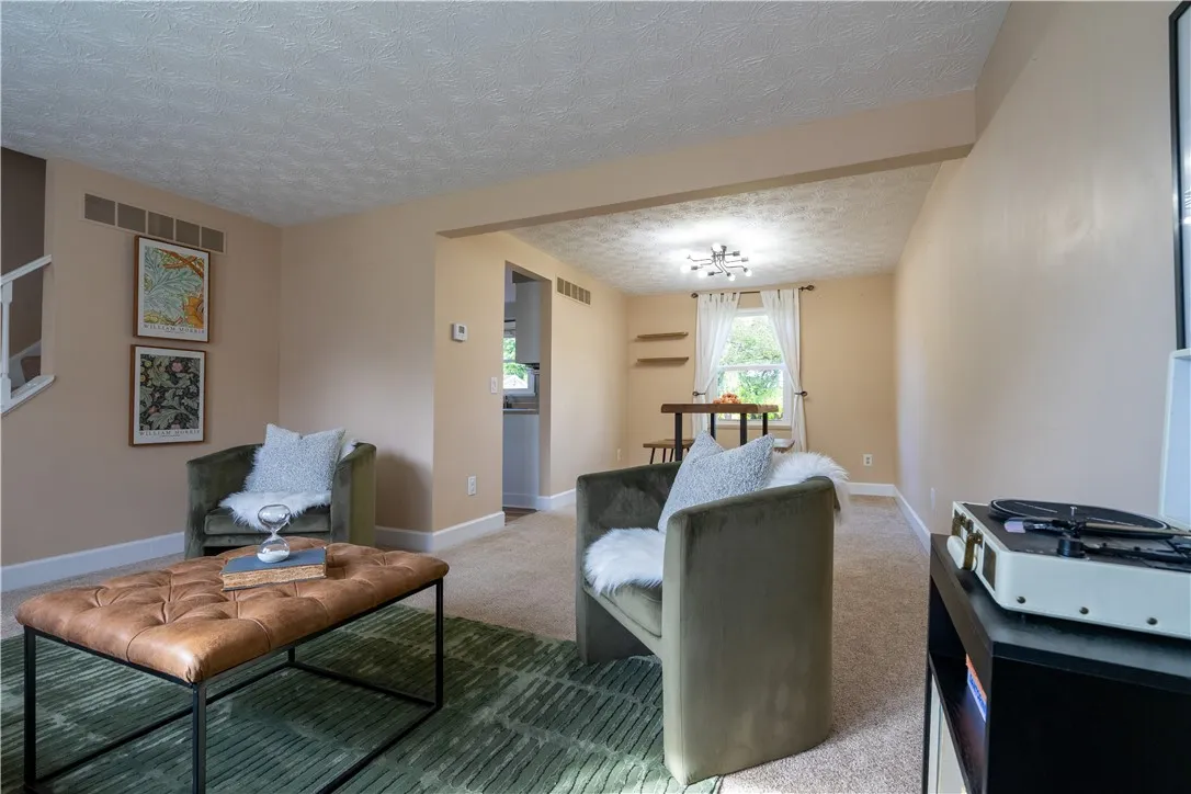 1440 North Chigwell Lane North Lane, Webster, New, Webster, New York 14580, 4 Bedrooms Bedrooms, 8 Rooms Rooms,2 BathroomsBathrooms,Residential,Closed,1440 North Chigwell Lane North Lane, Webster, New ,0,R1640142