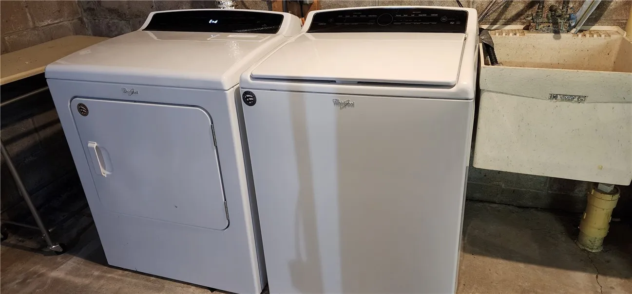 1440 North Chigwell Lane North Lane, Webster, New, Webster, New York 14580, 4 Bedrooms Bedrooms, 8 Rooms Rooms,2 BathroomsBathrooms,Residential,Closed,1440 North Chigwell Lane North Lane, Webster, New ,0,R1640142