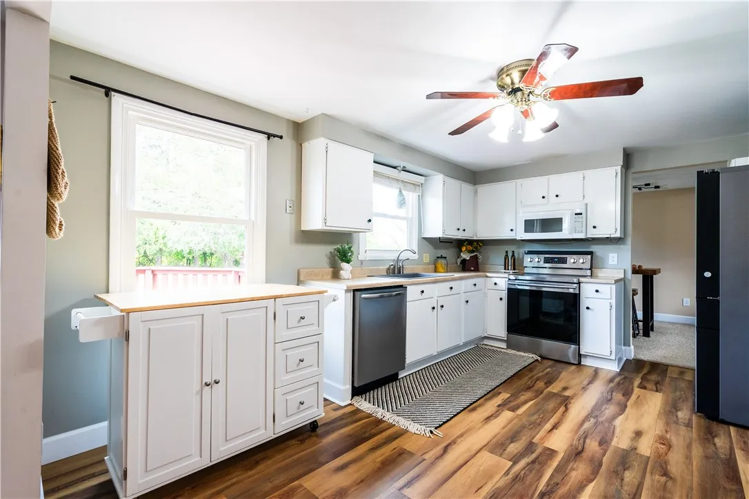 1440 North Chigwell Lane North Lane, Webster, New, Webster, New York 14580, 4 Bedrooms Bedrooms, 8 Rooms Rooms,2 BathroomsBathrooms,Residential,Closed,1440 North Chigwell Lane North Lane, Webster, New ,0,R1640142