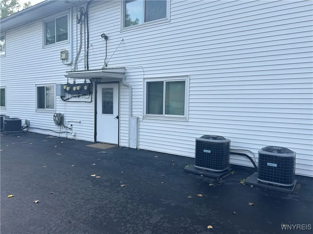 186 Peppertree Drive, Amherst, New York 14228, Amherst, New York 14228, 2 Bedrooms Bedrooms, 7 Rooms Rooms,2 BathroomsBathrooms,Residential Lease,For Rent,186 Peppertree Drive, Amherst, New York 14228,0,B1640052