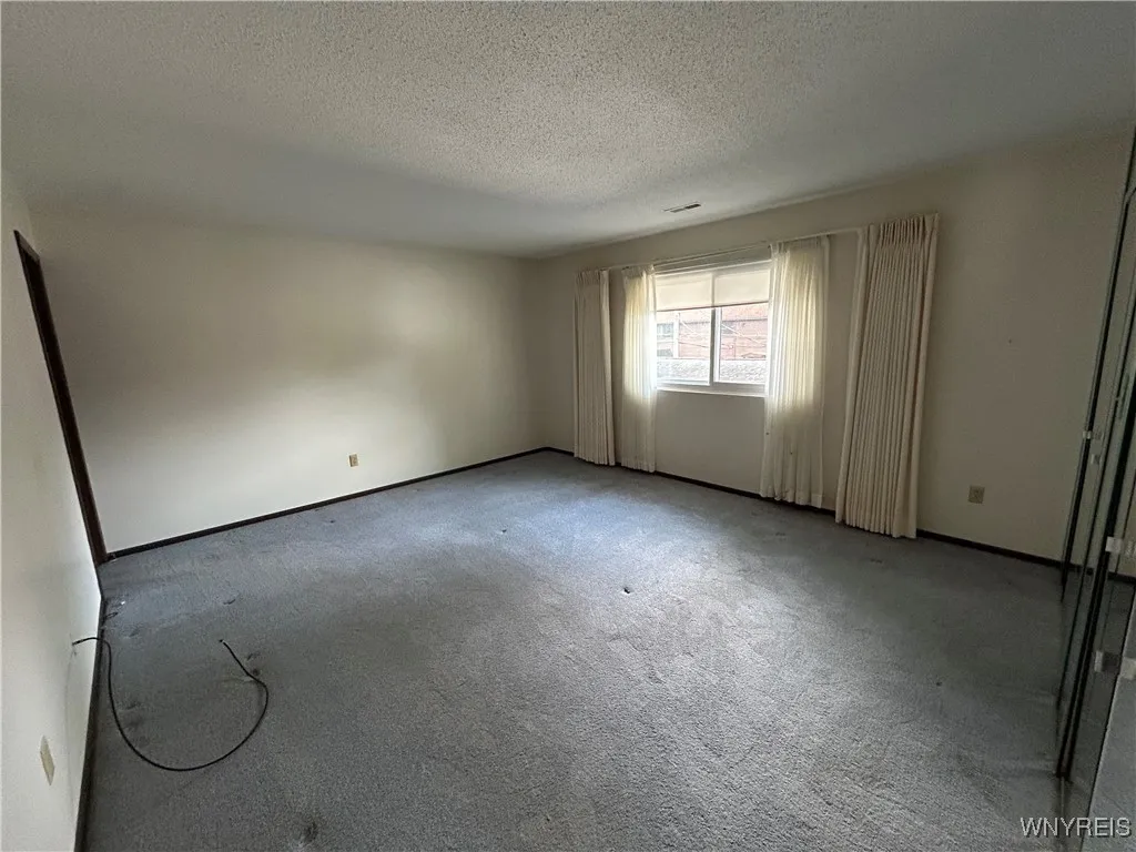 186 Peppertree Drive, Amherst, New York 14228, Amherst, New York 14228, 2 Bedrooms Bedrooms, 7 Rooms Rooms,2 BathroomsBathrooms,Residential Lease,For Rent,186 Peppertree Drive, Amherst, New York 14228,0,B1640052