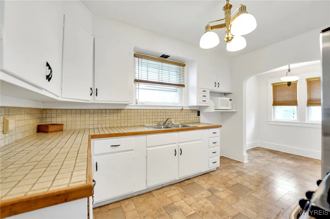 63 Princeton Boulevard, Tonawanda, New York 14217, Tonawanda, New York 14217, 3 Bedrooms Bedrooms, 6 Rooms Rooms,1 BathroomBathrooms,Residential,For Sale,63 Princeton Boulevard, Tonawanda, New York 14217,0,B1640589