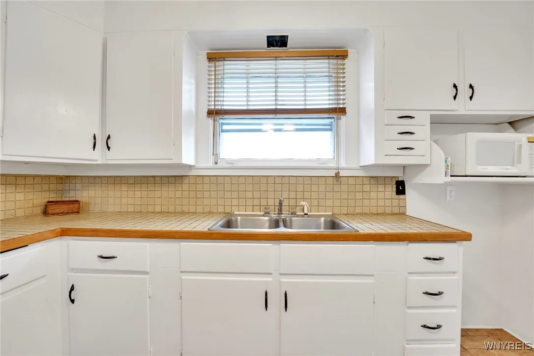 63 Princeton Boulevard, Tonawanda, New York 14217, Tonawanda, New York 14217, 3 Bedrooms Bedrooms, 6 Rooms Rooms,1 BathroomBathrooms,Residential,For Sale,63 Princeton Boulevard, Tonawanda, New York 14217,0,B1640589