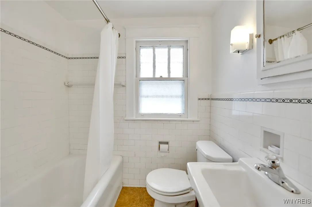 63 Princeton Boulevard, Tonawanda, New York 14217, Tonawanda, New York 14217, 3 Bedrooms Bedrooms, 6 Rooms Rooms,1 BathroomBathrooms,Residential,For Sale,63 Princeton Boulevard, Tonawanda, New York 14217,0,B1640589