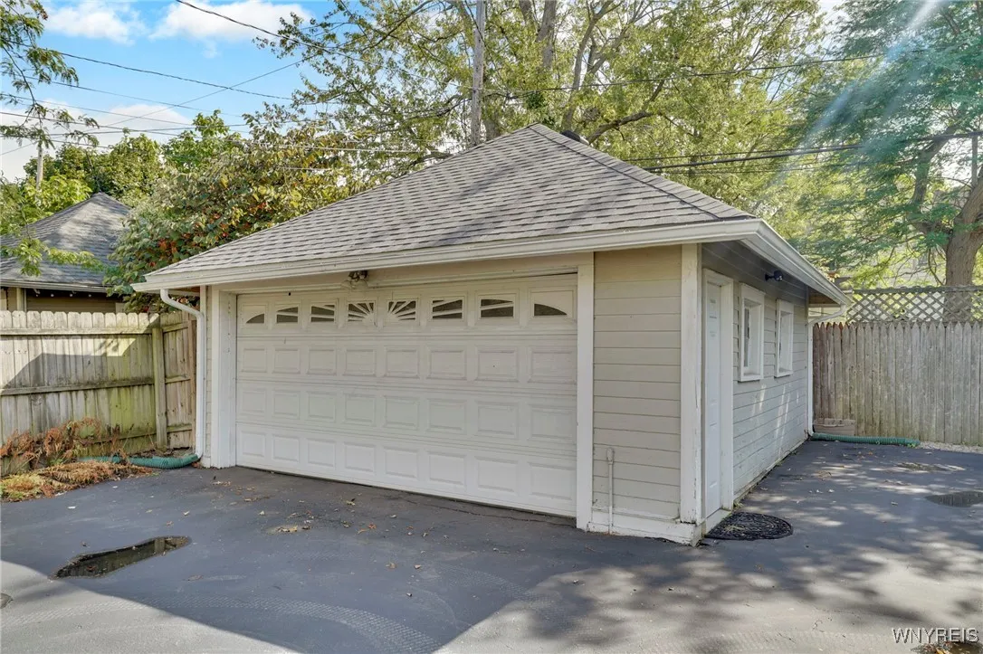 116 Dorchester Rd, Buffalo, New York 14213, Buffalo, New York 14213, 4 Bedrooms Bedrooms, 9 Rooms Rooms,1 BathroomBathrooms,Residential,Closed,116 Dorchester Rd, Buffalo, New York 14213,0,B1639026