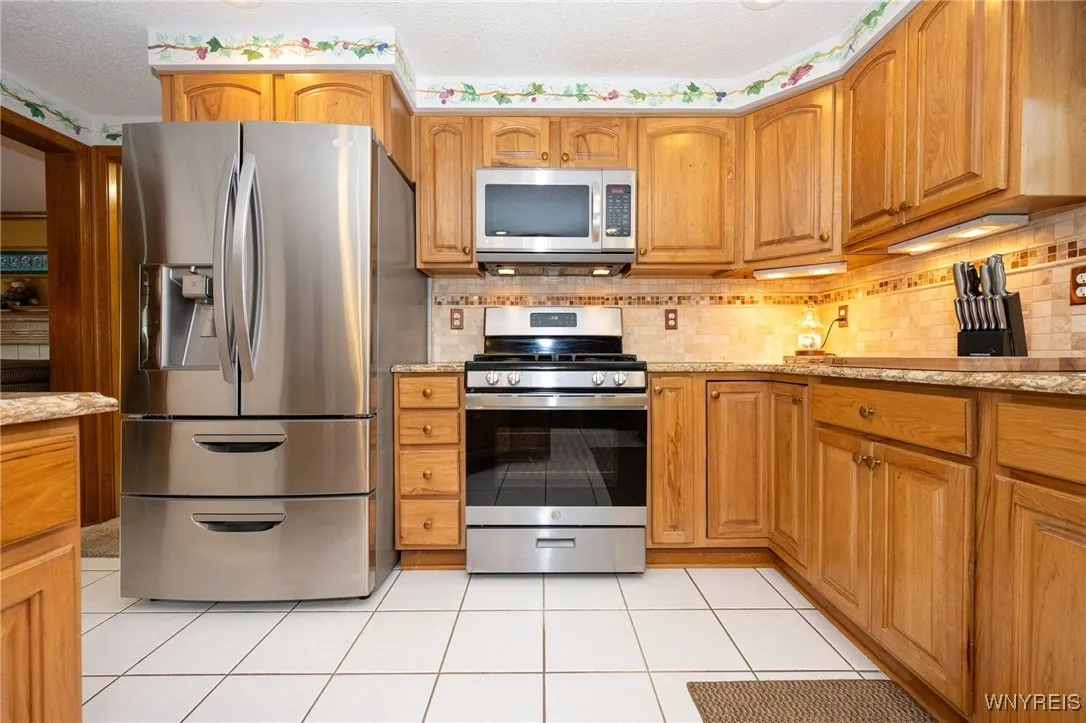3255 Brookfield Lane, Hamburg, New York 14075, Hamburg, New York 14075, 5 Bedrooms Bedrooms, 8 Rooms Rooms,2 BathroomsBathrooms,Residential,Closed,3255 Brookfield Lane, Hamburg, New York 14075,0,B1638573