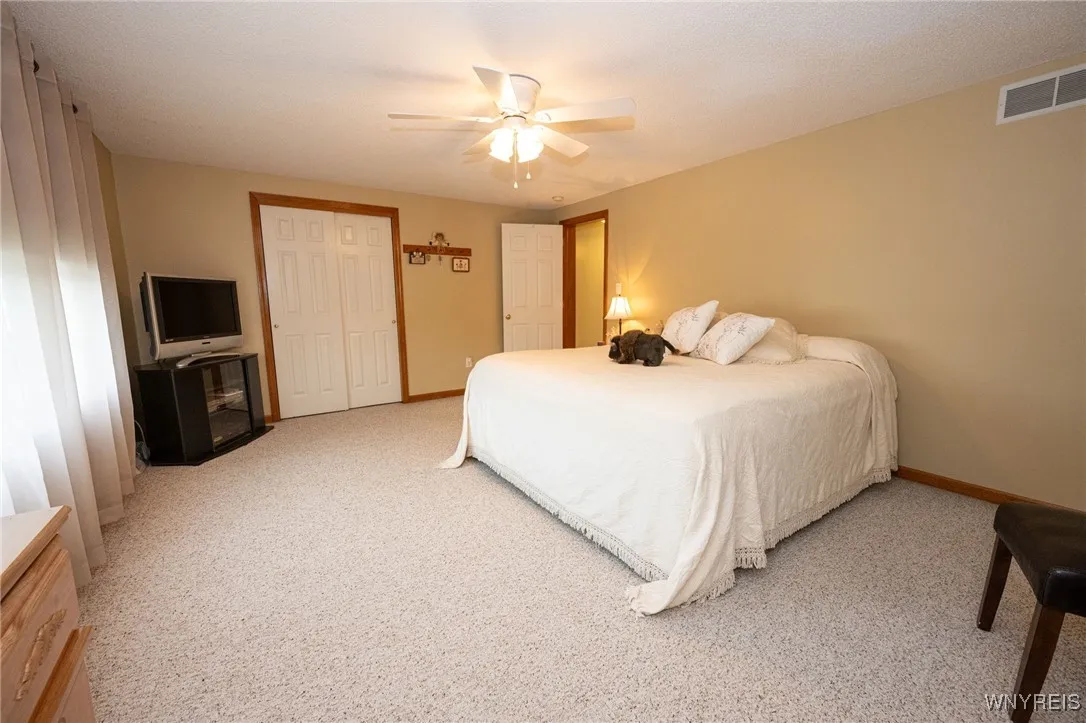 2nd floor Bedroom