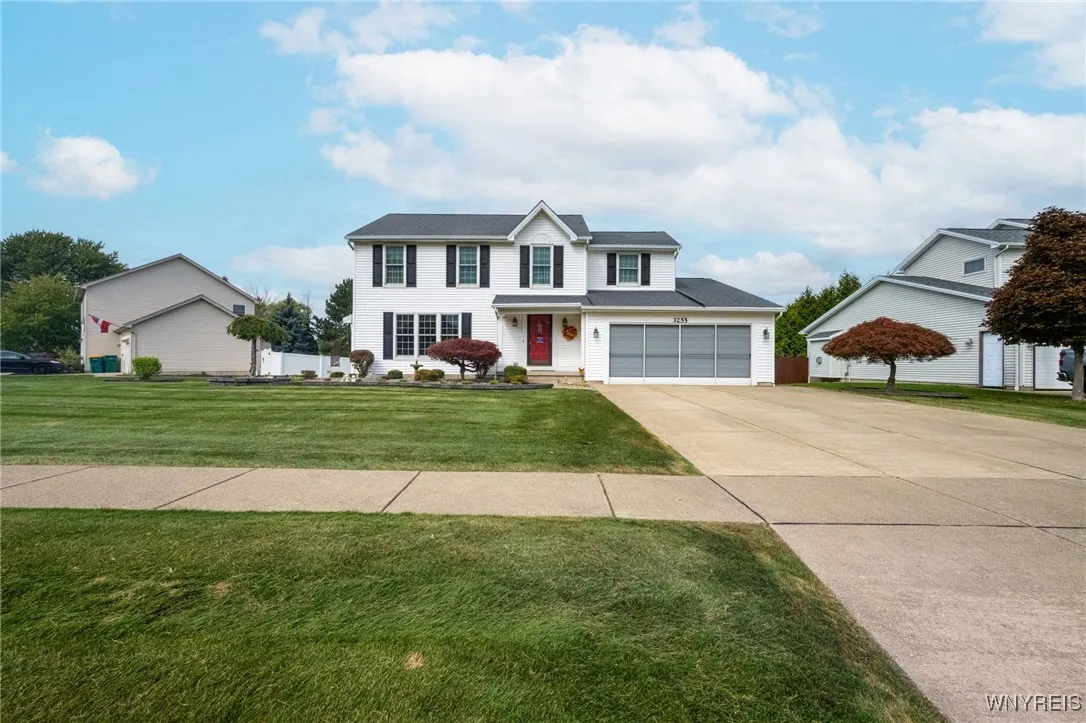 3255 Brookfield Lane, Hamburg, New York 14075, Hamburg, New York 14075, 5 Bedrooms Bedrooms, 8 Rooms Rooms,2 BathroomsBathrooms,Residential,Closed,3255 Brookfield Lane, Hamburg, New York 14075,0,B1638573