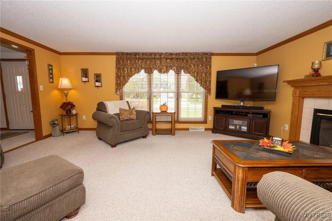 3255 Brookfield Lane, Hamburg, New York 14075, Hamburg, New York 14075, 5 Bedrooms Bedrooms, 8 Rooms Rooms,2 BathroomsBathrooms,Residential,Closed,3255 Brookfield Lane, Hamburg, New York 14075,0,B1638573