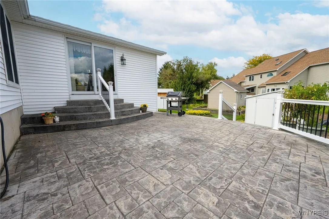 3255 Brookfield Lane, Hamburg, New York 14075, Hamburg, New York 14075, 5 Bedrooms Bedrooms, 8 Rooms Rooms,2 BathroomsBathrooms,Residential,Closed,3255 Brookfield Lane, Hamburg, New York 14075,0,B1638573