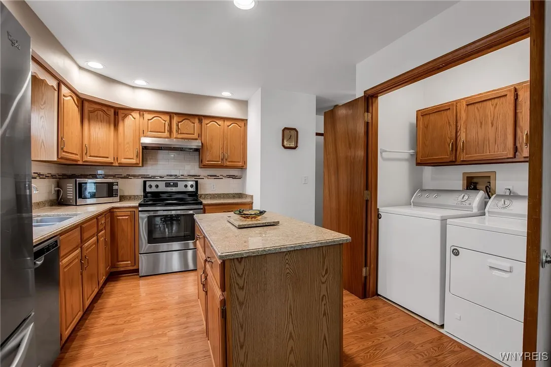 23 Eagles Trce, Amherst, New York 14221, Amherst, New York 14221, 3 Bedrooms Bedrooms, 9 Rooms Rooms,2 BathroomsBathrooms,Residential,For Sale,23 Eagles Trce, Amherst, New York 14221,0,B1640518