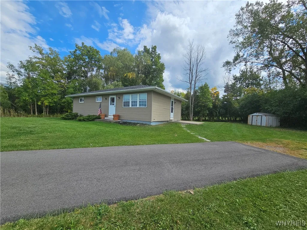 2931 Southwestern Blvd, Orchard Park, New York 141, Orchard Park, New York 14127, 3 Bedrooms Bedrooms, 7 Rooms Rooms,1 BathroomBathrooms,Residential,For Sale,2931 Southwestern Blvd, Orchard Park, New York 141,0,B1640537