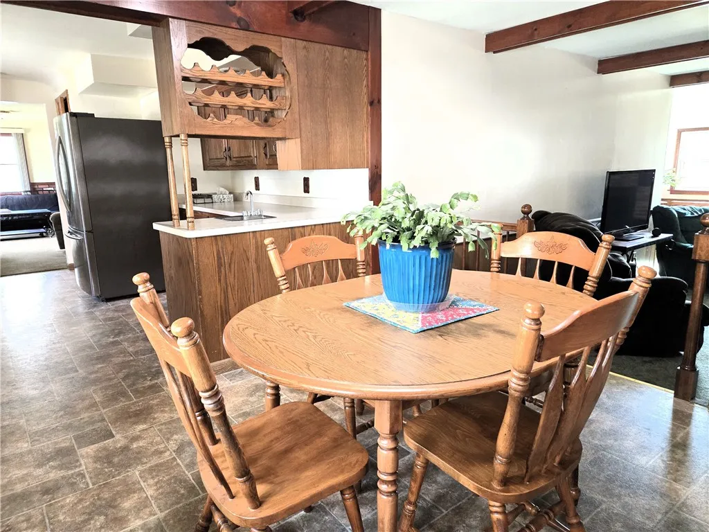 Entertaining is a breeze with the Wet Bar adjacent to the Dinette